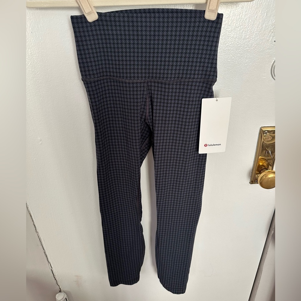 NWT Lulu align legging 25” in limited edition houndstooth print!